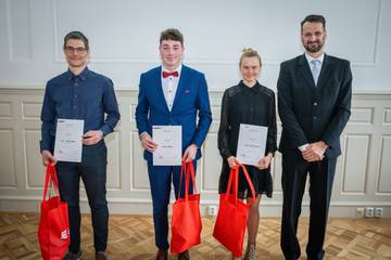 Lucie Dittrichová se svými oceněnými kolegy | foto: Václav Koníček| foto: Václav Koníček